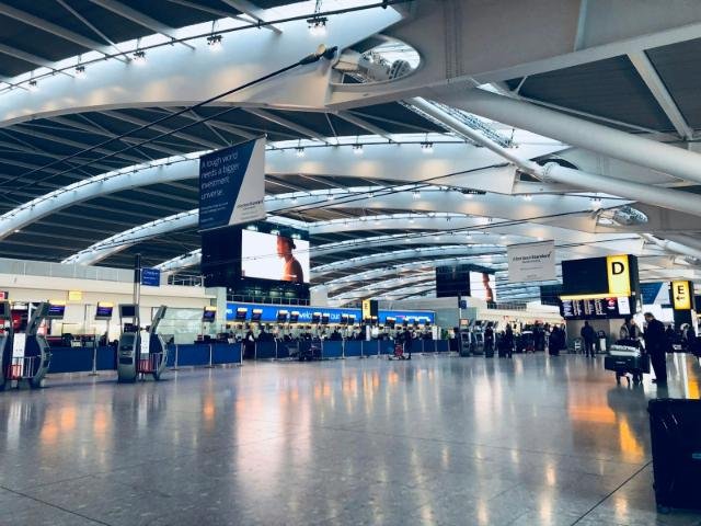 Aéroport de Rennes-Saint-Jacques : chauffeur privé pour voyages d'affaires