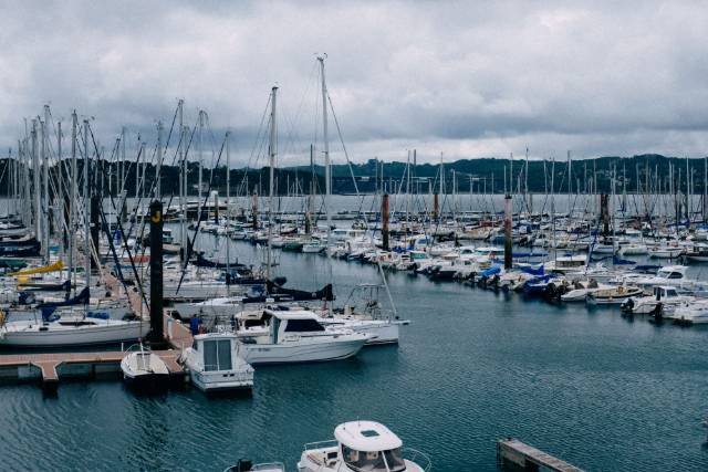 Marina del puerto deportivo de Brest: circuito turístico en Brest
