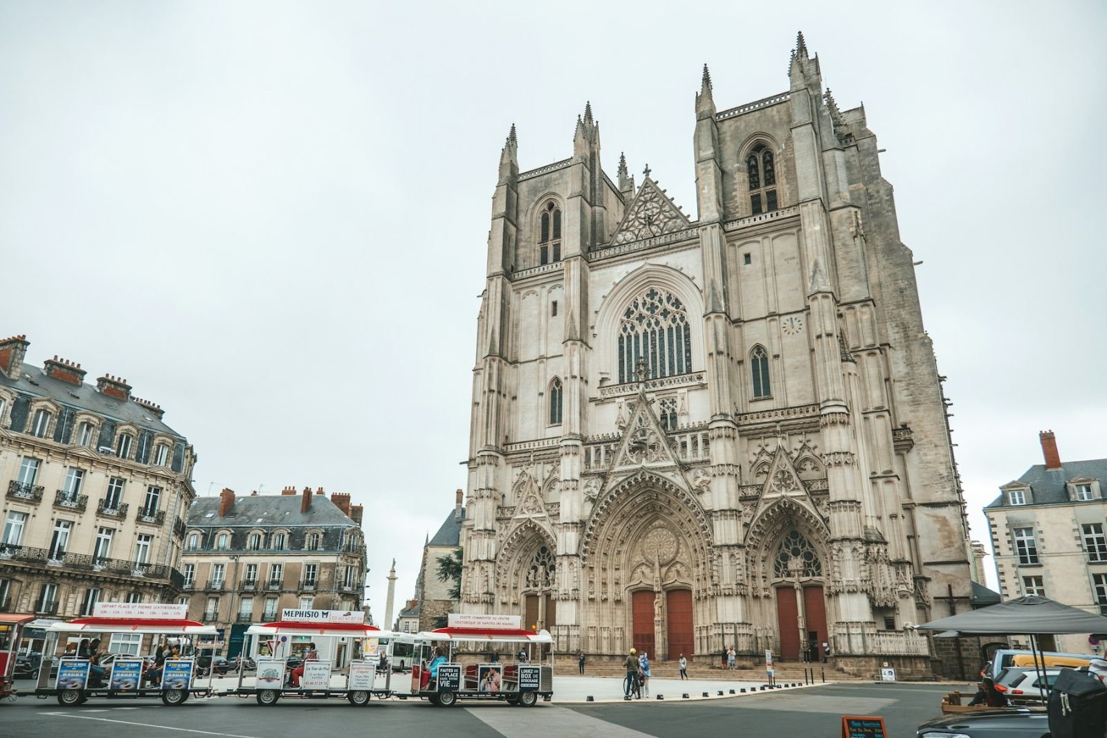Chauffeur at your disposal in Nantes